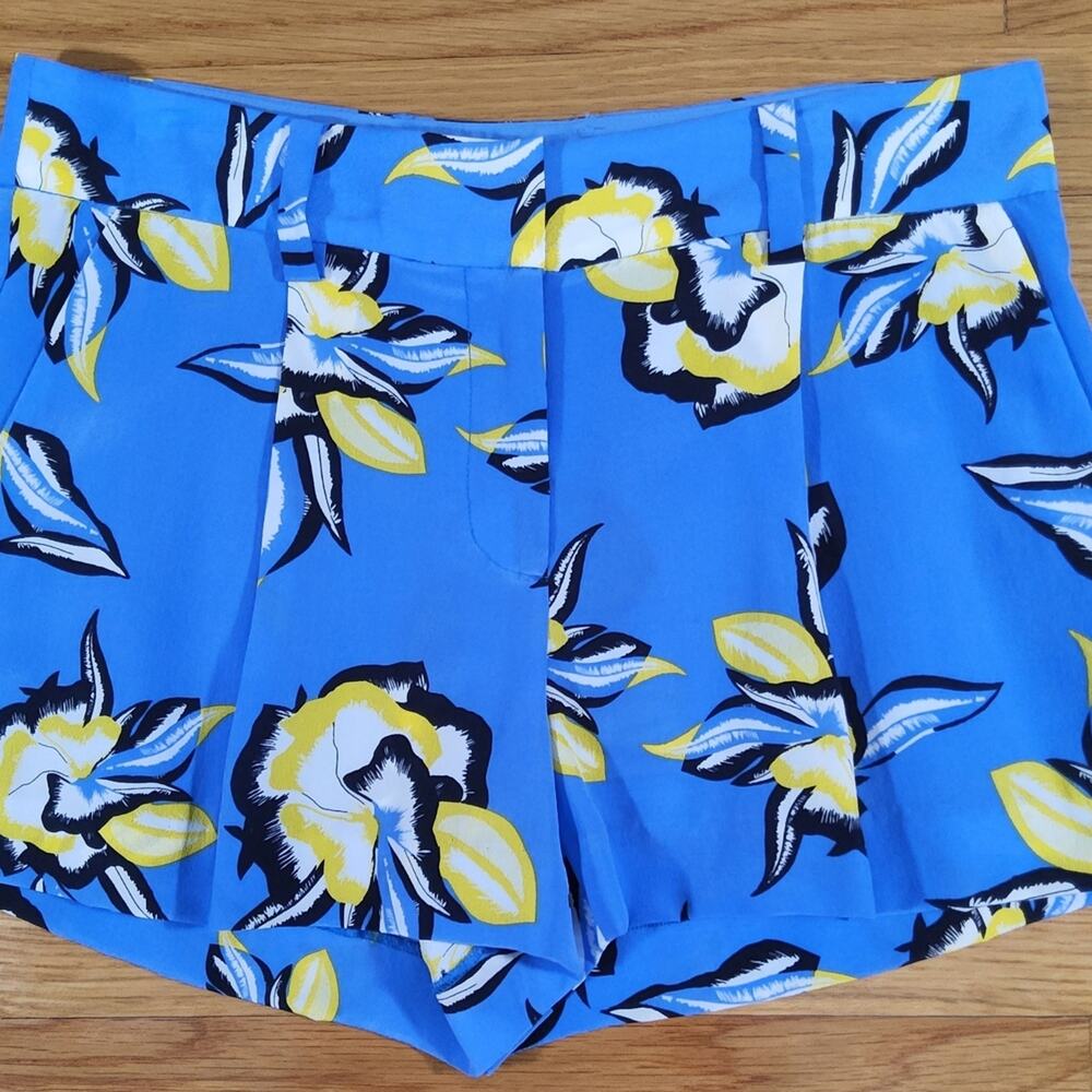 Diane von Furstenberg Silk Floral Shorts Size 0 Blue Yellow High Waist